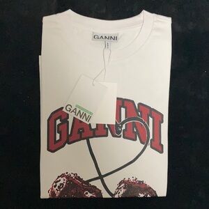 NWT Ganni Women’s short white